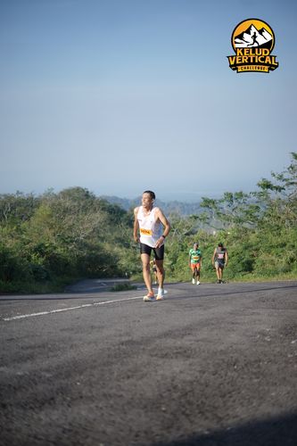 Race photo from Kelud Vertical Challenge 2024