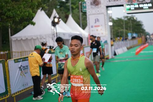 Race photo from Arutmin Borneo Run 2024