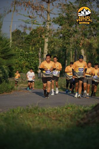 Race photo from Kelud Vertical Challenge 2024
