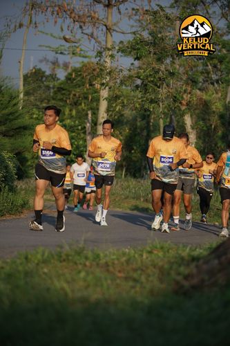 Race photo from Kelud Vertical Challenge 2024