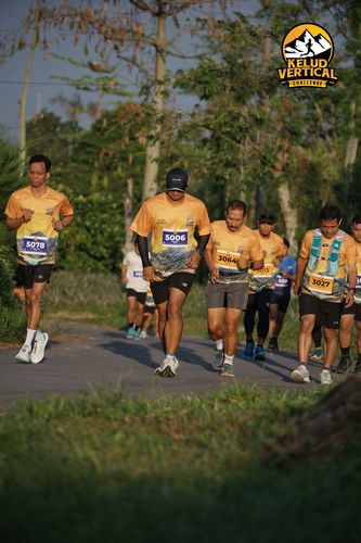 Race photo from Kelud Vertical Challenge 2024