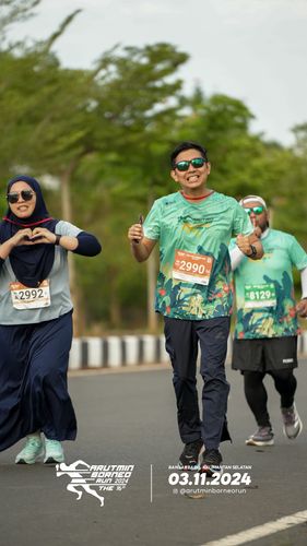 Race photo from Arutmin Borneo Run 2024