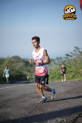 Race photo from Kelud Vertical Challenge 2024