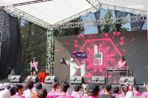 Race photo from Smartfren Run 2025 