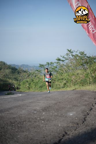 Race photo from Kelud Vertical Challenge 2024