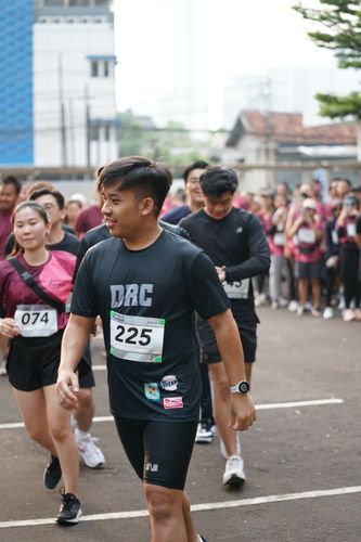 Race photo from Assurance Fun Run 2024
