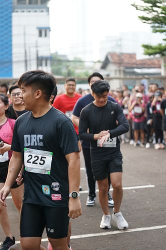 Race photo from Assurance Fun Run 2024