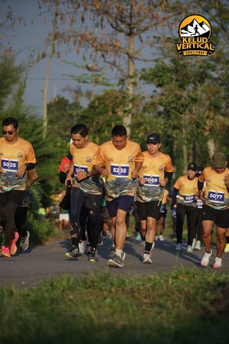 Race photo from Kelud Vertical Challenge 2024