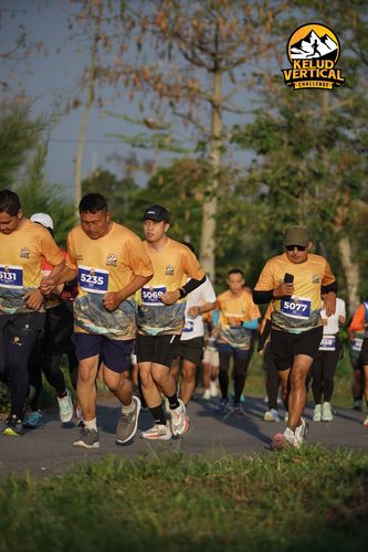 Race photo from Kelud Vertical Challenge 2024