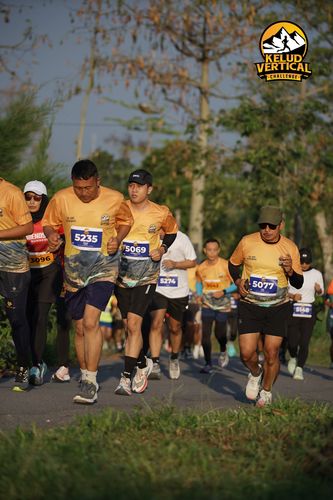 Race photo from Kelud Vertical Challenge 2024