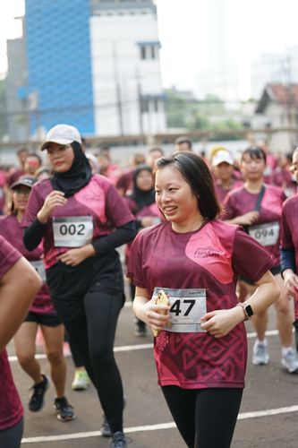 Race photo from Assurance Fun Run 2024