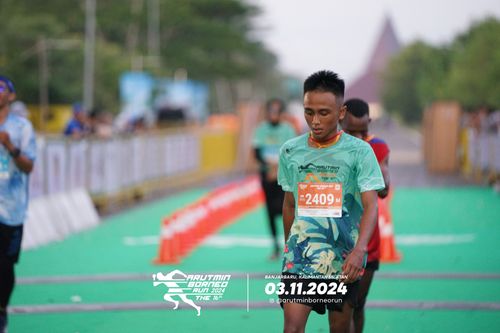 Race photo from Arutmin Borneo Run 2024