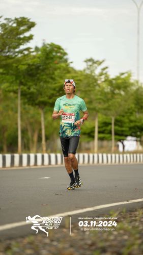 Race photo from Arutmin Borneo Run 2024