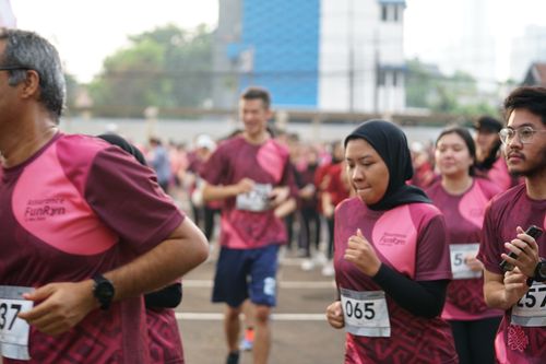 Race photo from Assurance Fun Run 2024