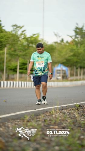 Race photo from Arutmin Borneo Run 2024