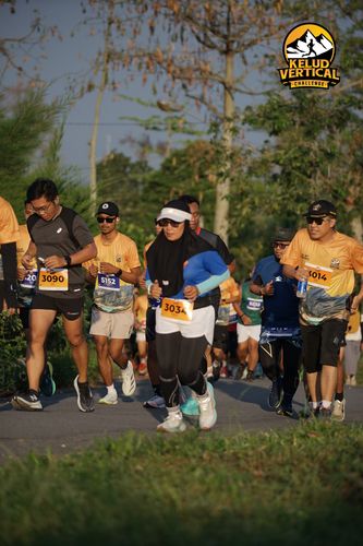 Race photo from Kelud Vertical Challenge 2024