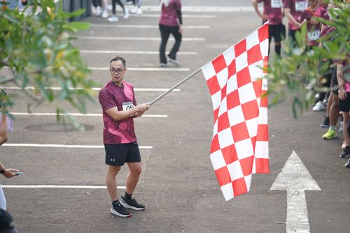 Race photo from Assurance Fun Run 2024