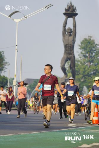 Race photo from Nu Skin Run 10K