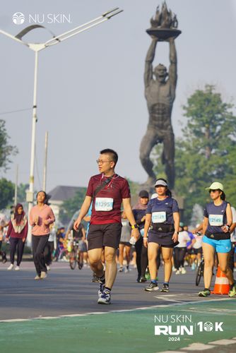 Race photo from Nu Skin Run 10K