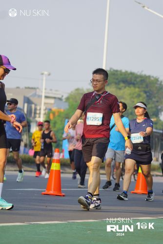 Race photo from Nu Skin Run 10K