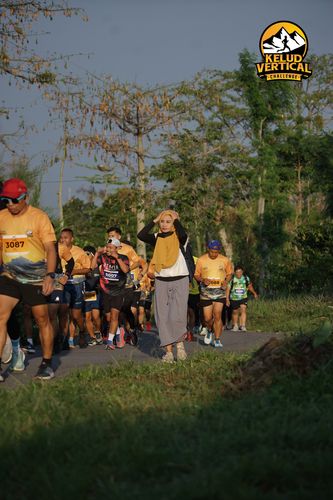 Race photo from Kelud Vertical Challenge 2024