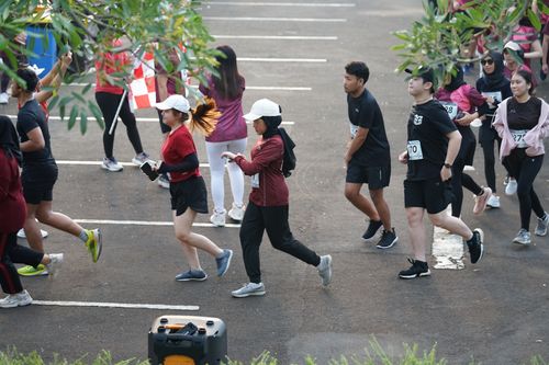 Race photo from Assurance Fun Run 2024