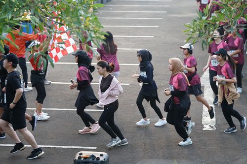 Race photo from Assurance Fun Run 2024