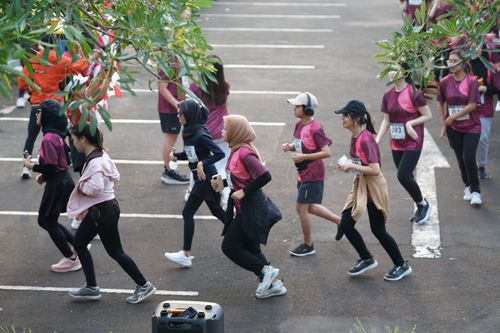 Race photo from Assurance Fun Run 2024
