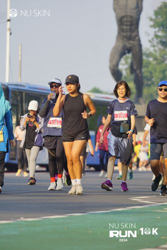Race photo from Nu Skin Run 10K