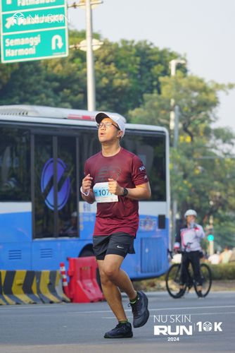 Race photo from Nu Skin Run 10K