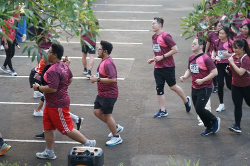 Race photo from Assurance Fun Run 2024