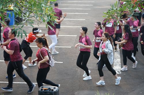 Race photo from Assurance Fun Run 2024