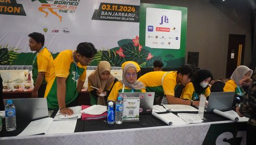 Race photo from Arutmin Borneo Run 2024