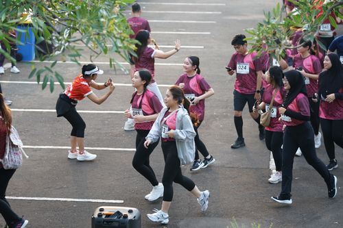 Race photo from Assurance Fun Run 2024