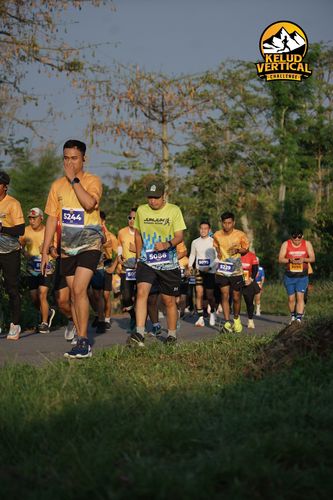 Race photo from Kelud Vertical Challenge 2024