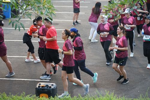 Race photo from Assurance Fun Run 2024