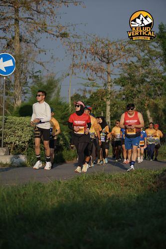 Race photo from Kelud Vertical Challenge 2024