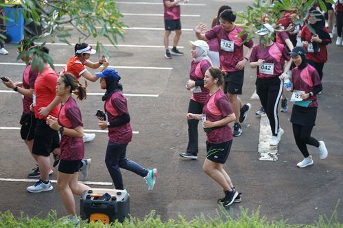 Race photo from Assurance Fun Run 2024