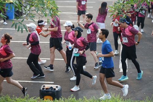 Race photo from Assurance Fun Run 2024