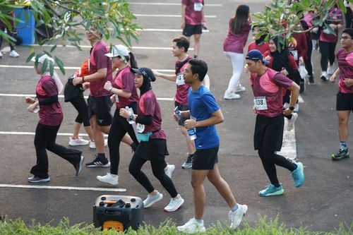 Race photo from Assurance Fun Run 2024