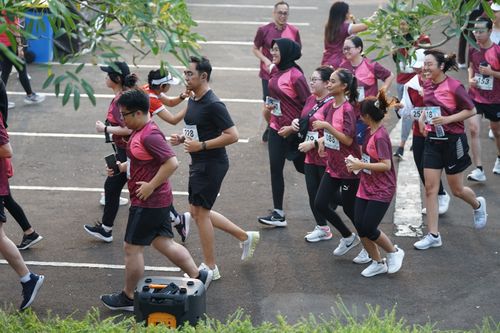 Race photo from Assurance Fun Run 2024