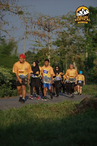 Race photo from Kelud Vertical Challenge 2024