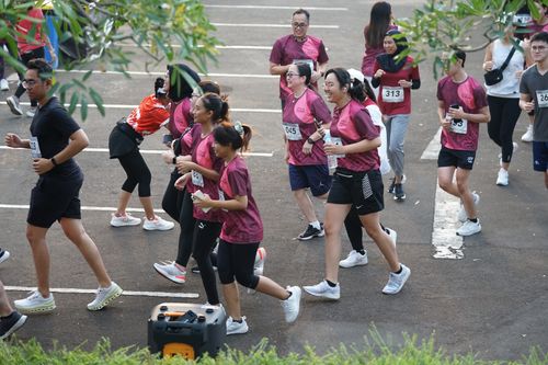 Race photo from Assurance Fun Run 2024
