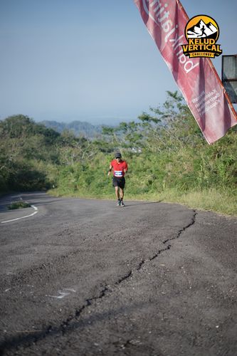 Race photo from Kelud Vertical Challenge 2024