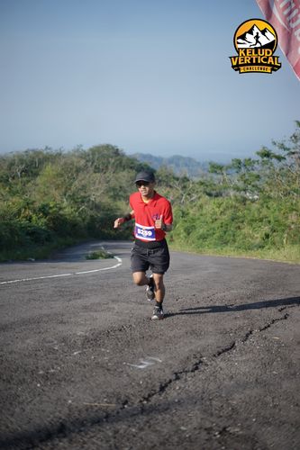 Race photo from Kelud Vertical Challenge 2024