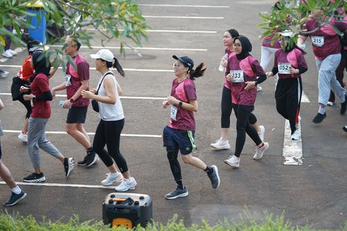 Race photo from Assurance Fun Run 2024