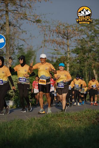 Race photo from Kelud Vertical Challenge 2024