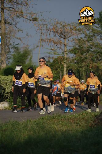 Race photo from Kelud Vertical Challenge 2024