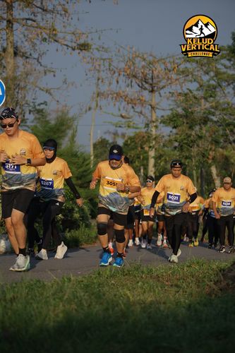 Race photo from Kelud Vertical Challenge 2024