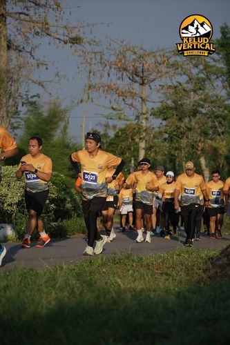 Race photo from Kelud Vertical Challenge 2024